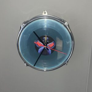 Blauwe drum klok